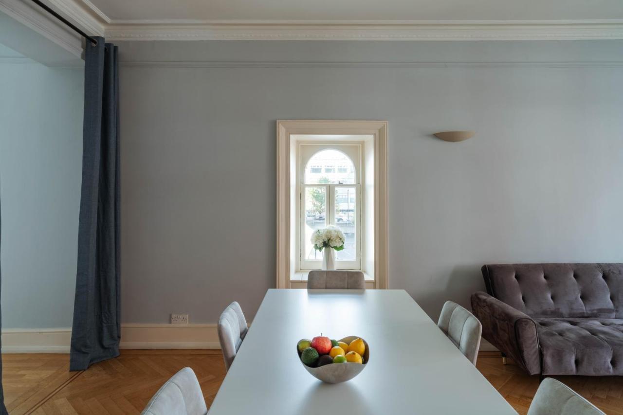 Bright Space In The Heart Of Apartment