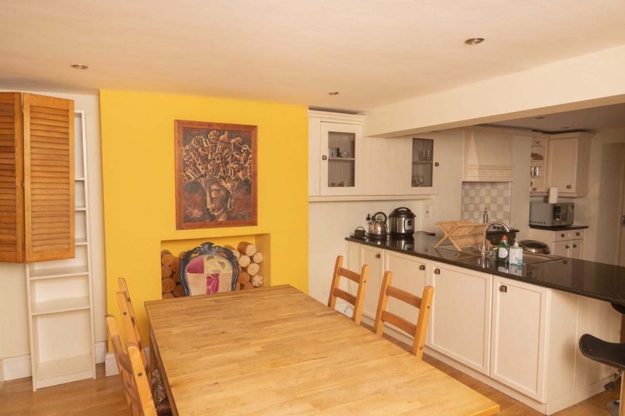 The Angel Place Hideaway - Fair 4bdr House With Terrace *