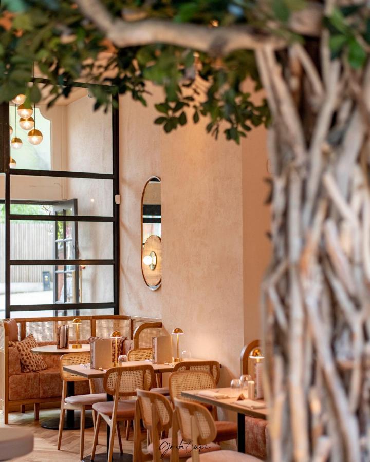 Oak & Poppy Apartahotel