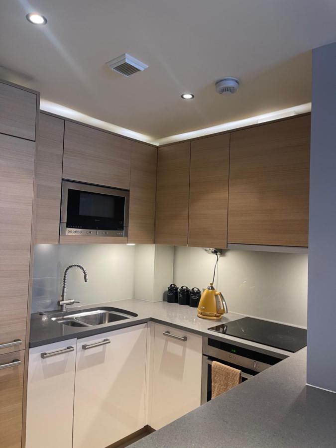 Appartement Chelsea Riverside Morden, Chic One Bed Londen