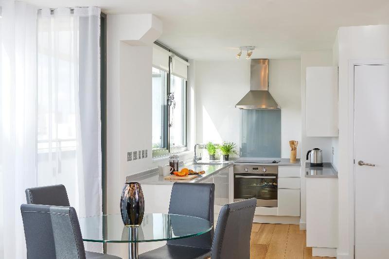 Sonder The Bard Aparthotel