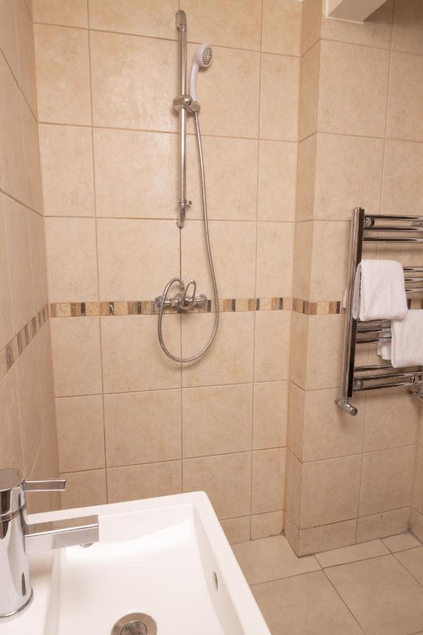 The Angel Place Hideaway - Fair 4bdr House With Terrace Londres