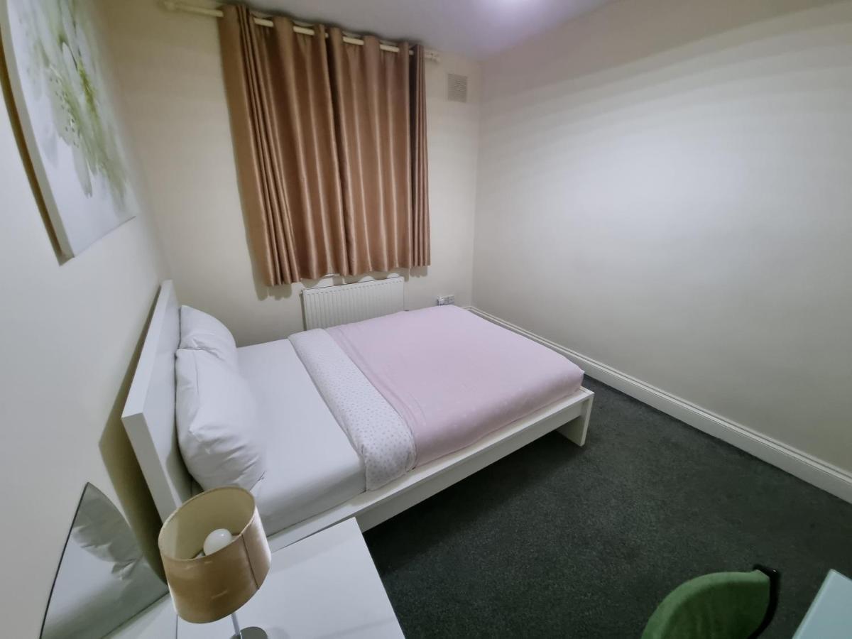 Privatunterkunft Guess Bungalow Wembley