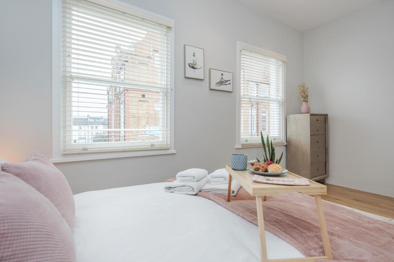 Beautiful 2 Bedrooms Split Level Fulham *