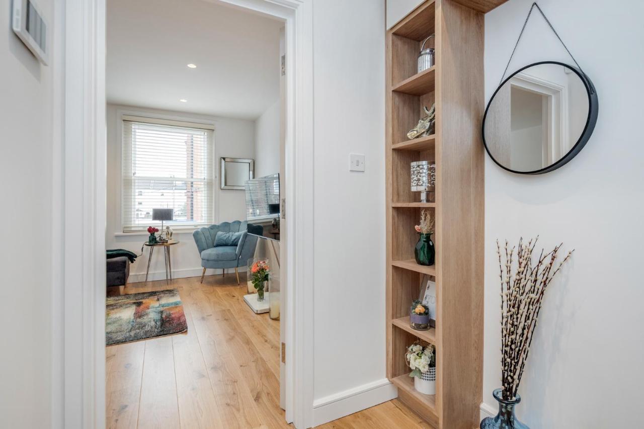 Beautiful 2 Bedrooms Split Level Fulham *
