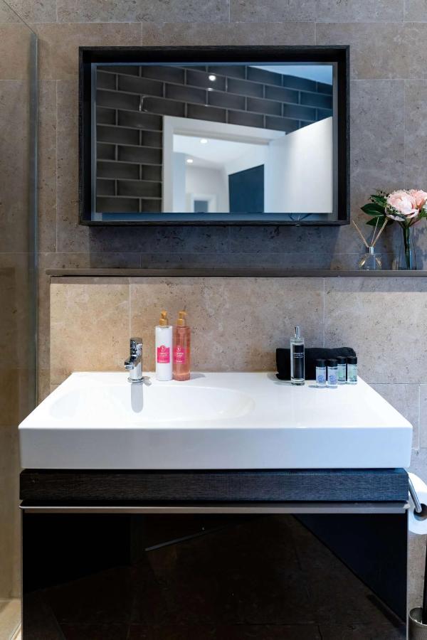 Stunning Camden House With Private Terrace & Free Parking * Londen