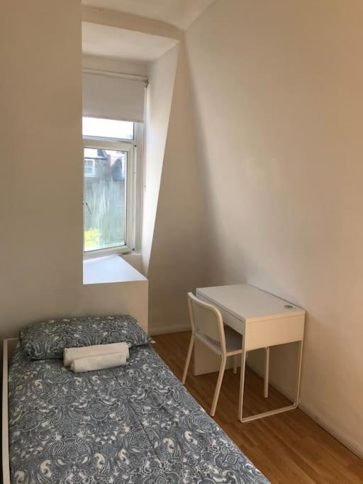 Single Bedrooms With Wifi And Underbed 10 Londres