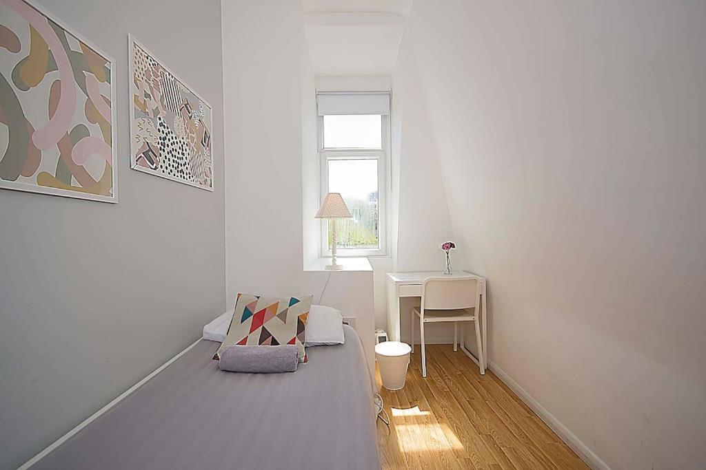Séjour chez l'habitant Single Bedrooms With Wifi And Underbed 10 *