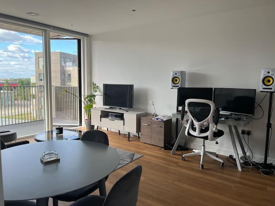 Apartamento Modern 1-bedroom In Docklands *