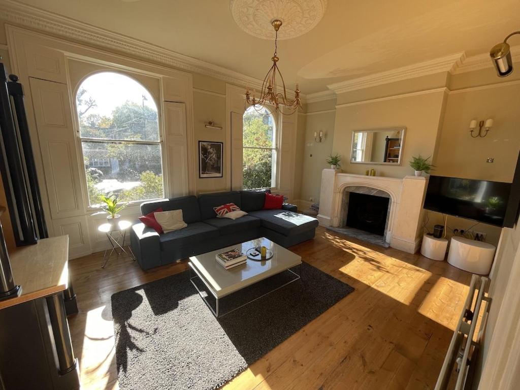Apartamento Beautiful 5-bedroom Townhouse Londres