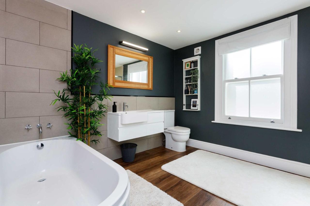 Vakantiehuis Veeve - Embassy Elegance *