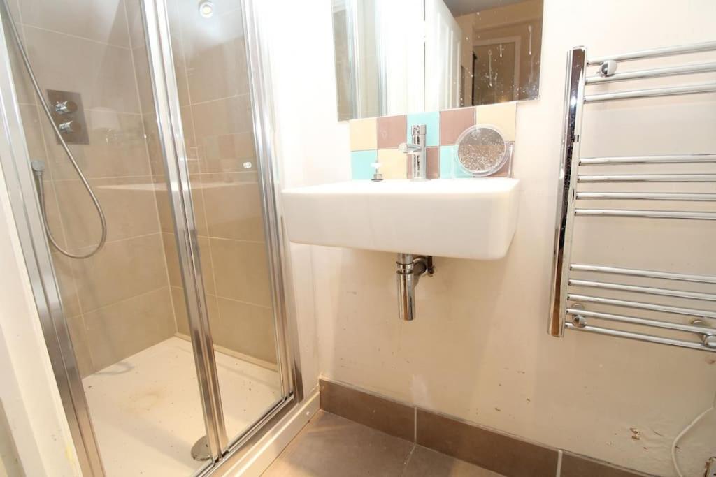 Stunning 2 Bed Flat In Fulham Appartement Londen