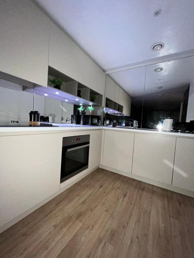 Luxurious Dlr Apartamento
