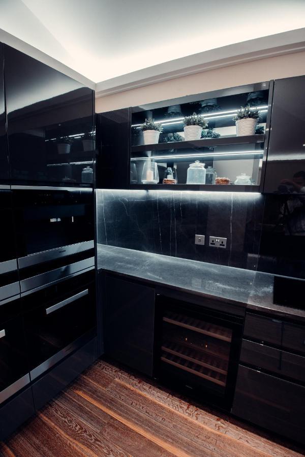 Lovely 4/bdr Penthouse W/ Lovely Views * Londres