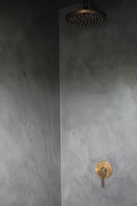 Large, Modern, Light, Open Plan Designer House Londres