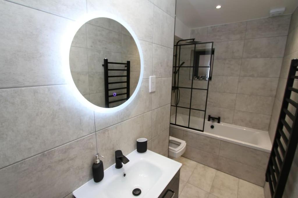 Lovely One Bed Apartment-near Transport-village-freeparking Apartamento Londres