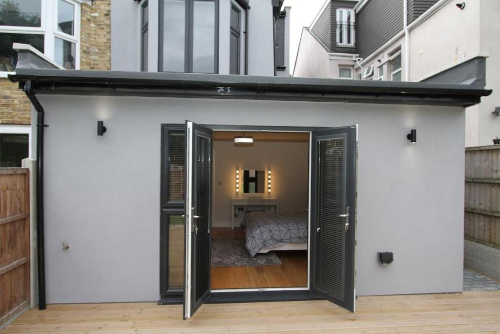 Apartamento Lovely One Bed Apartment-near Transport-village-freeparking *