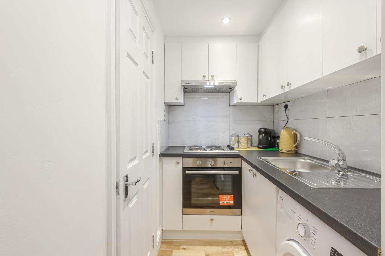 Splendid Flat In Kensington Olympia Apartamento Londres