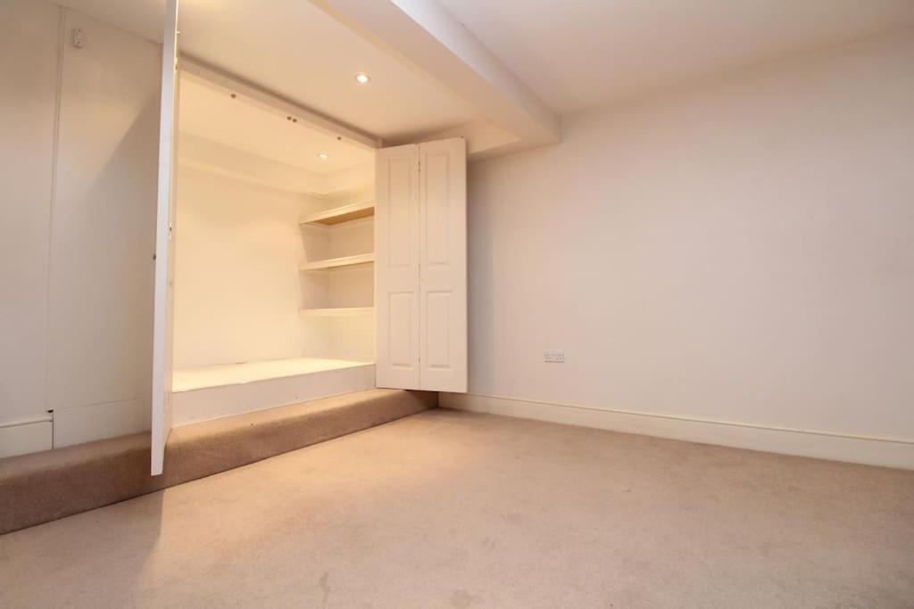 Appartement Stunning 2 Bed Flat In Fulham Londen