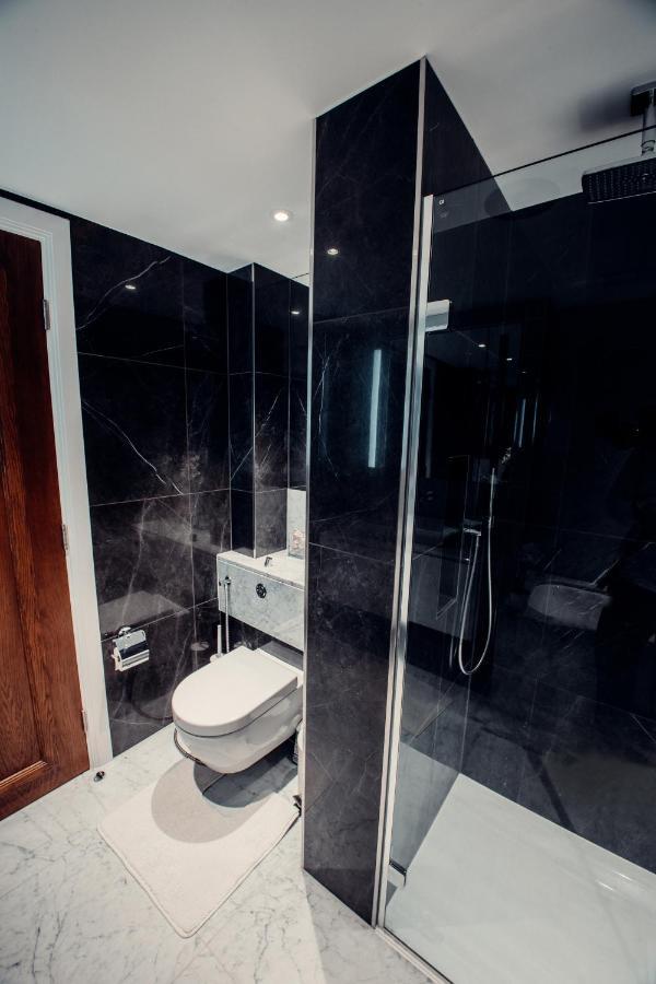 Lovely 4/bdr Penthouse W/ Lovely Views * Londres