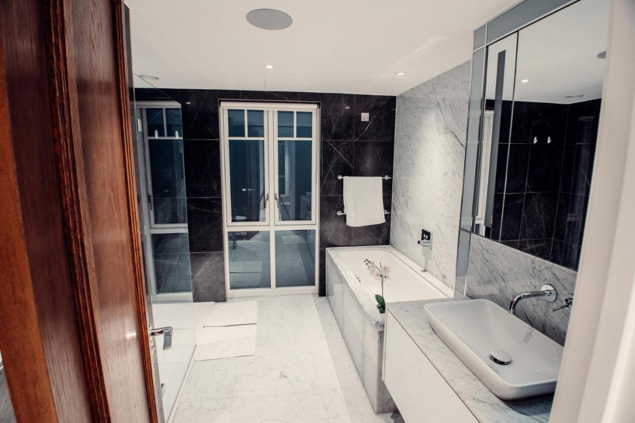 Lovely 4/bdr Penthouse W/ Lovely Views * Londres