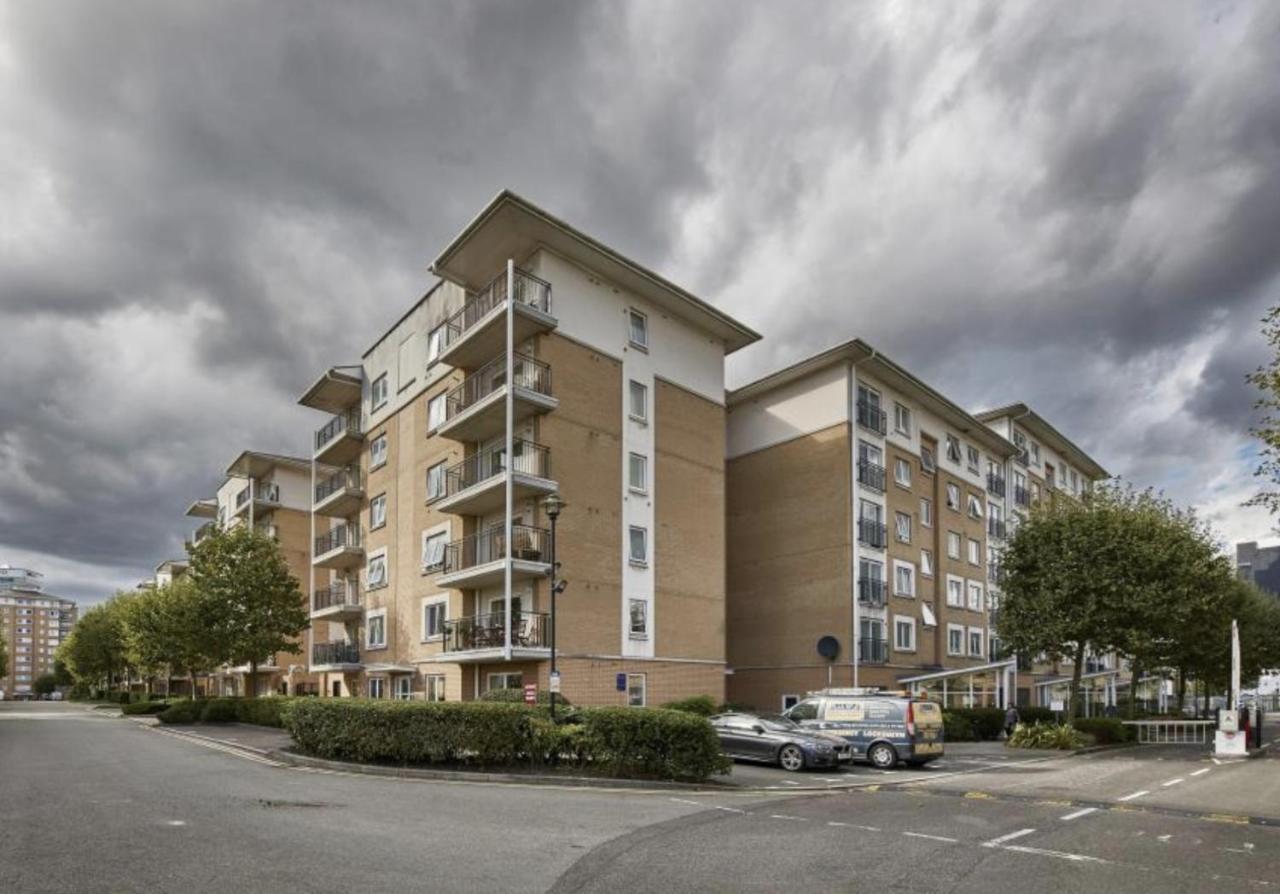 Canary Wharf O2 Excel Flat With Parking & Balcony * Londres