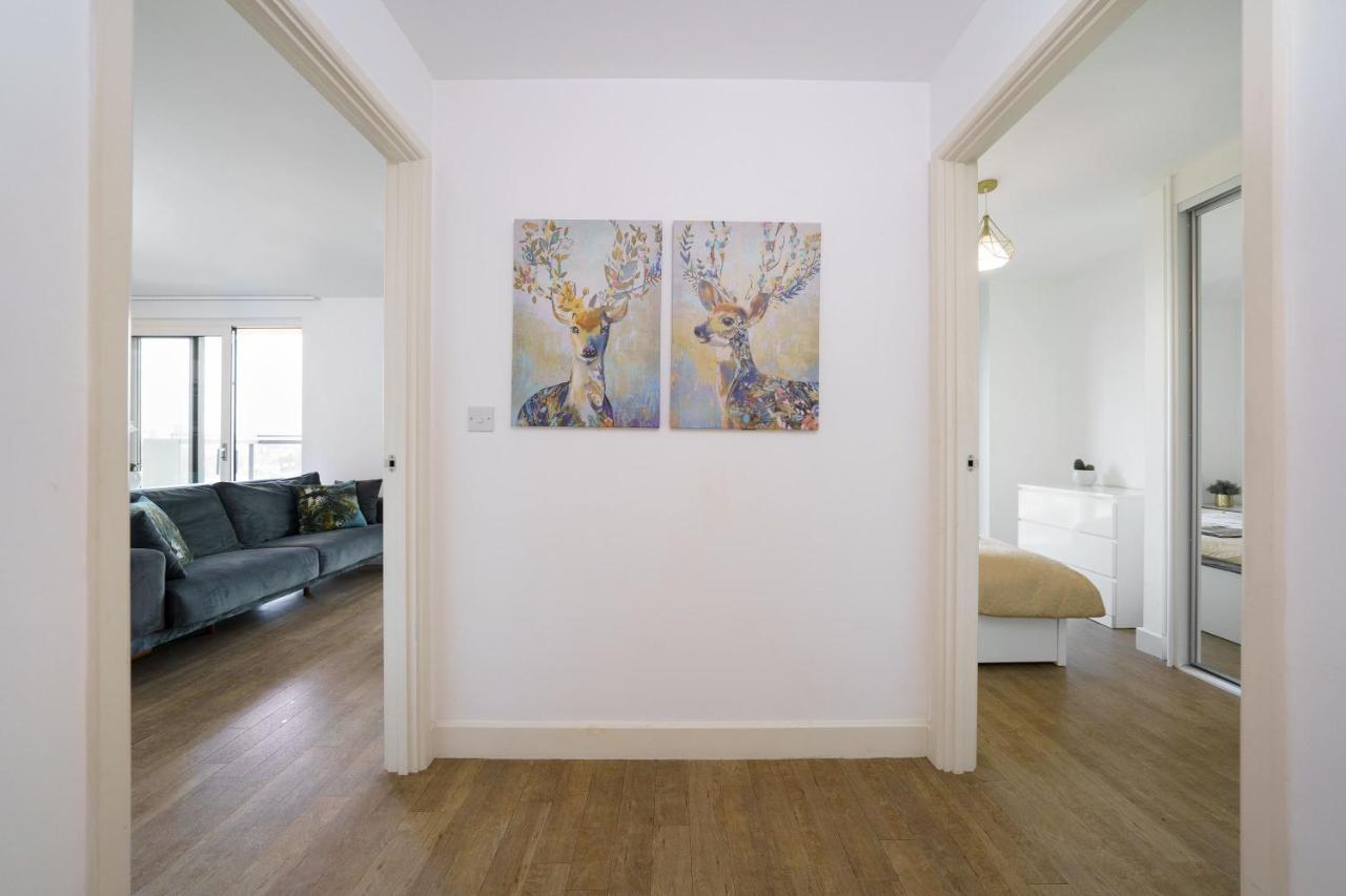 Appartement Stylish Fully-equipped One Bedroom With Extra Sofa Bed, Free Secure Parking, Onsite Gym, 24hr Security & Concierge *