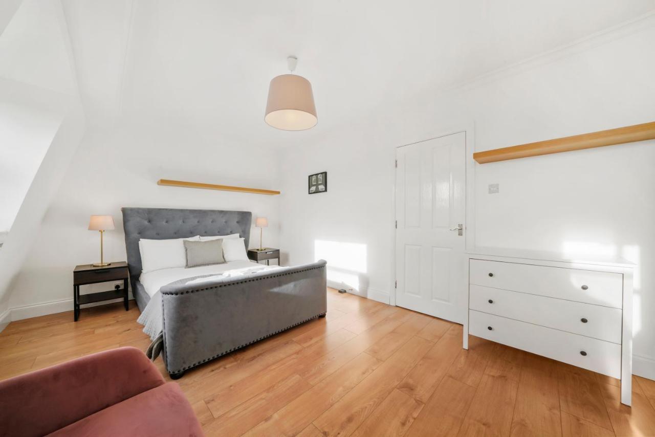 1 & 2 Bed Cosy Next To Earls Court Free Wifi *