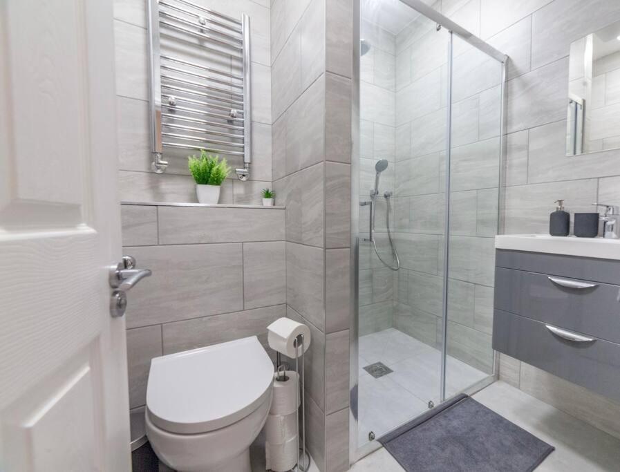 Appartement Sunny, 2bed 2bath, Garden Near Hyde Park *