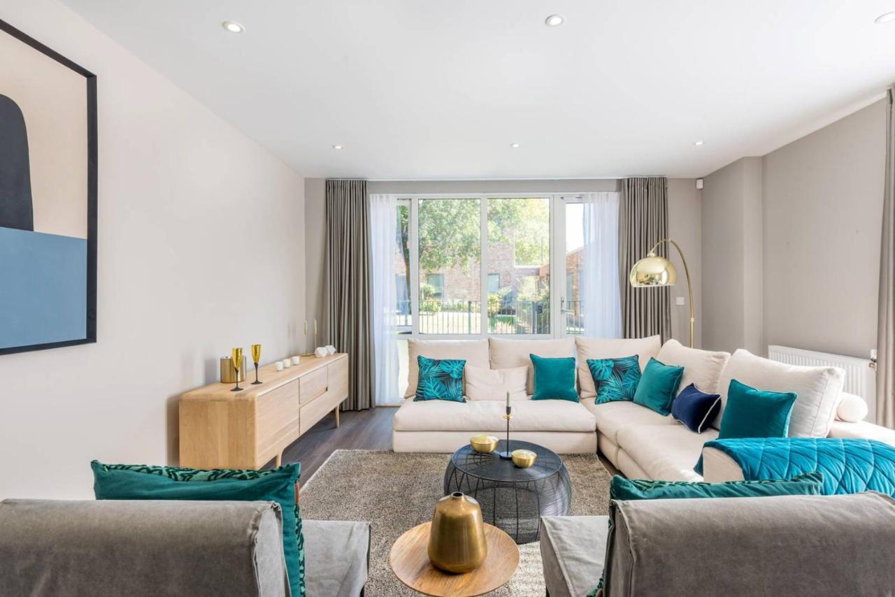 Luxury & Spacious With Hot Bath In Ultra Modern Flat Privatunterkunft