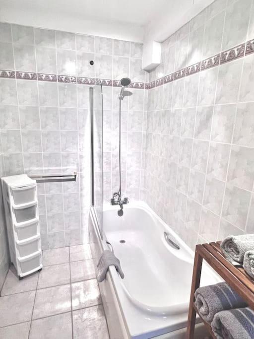 Apartamento King-sized Studio, 6th Floor + Lift, Regent's Park *