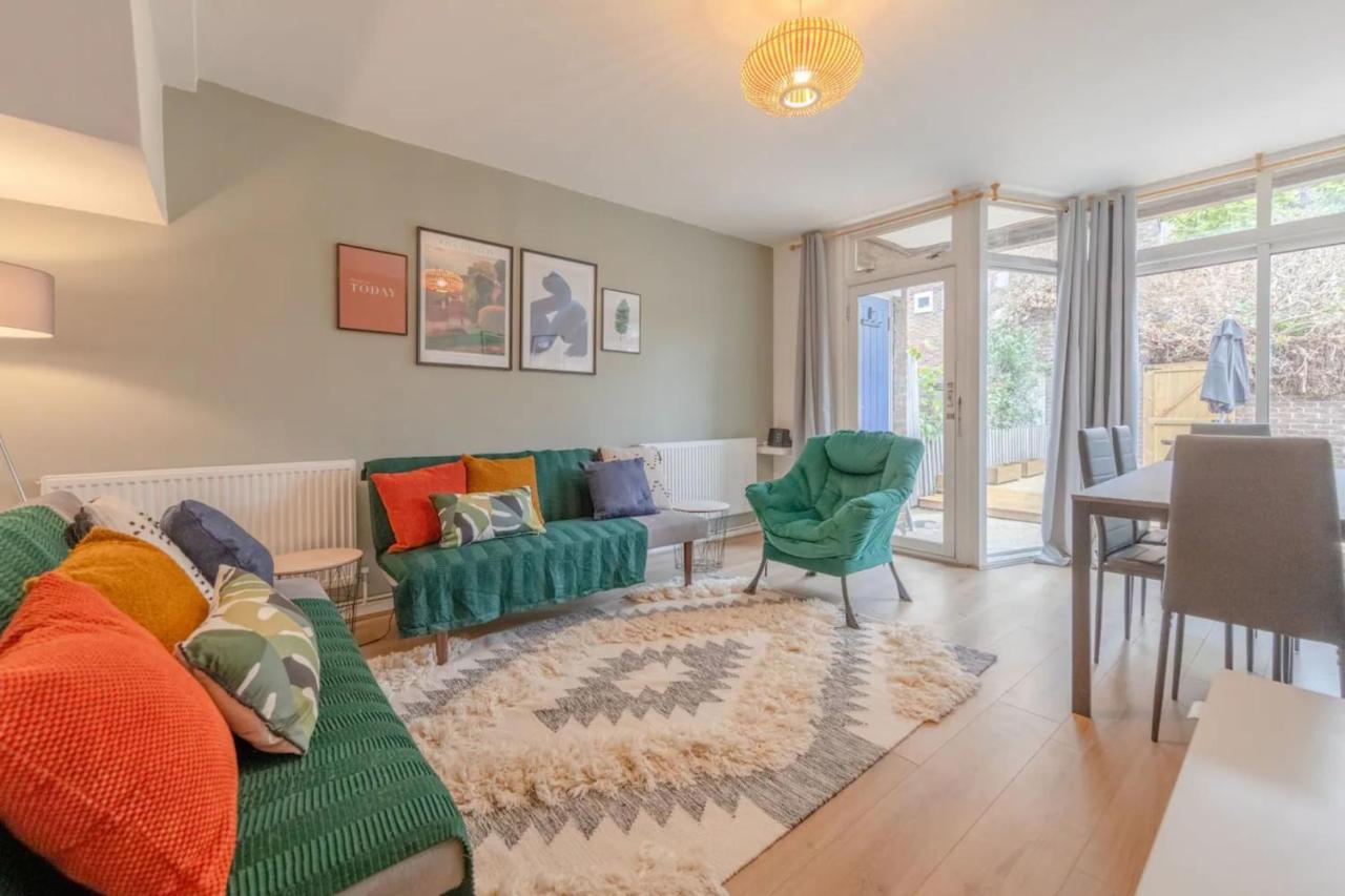3 Bedroom House With Garden *