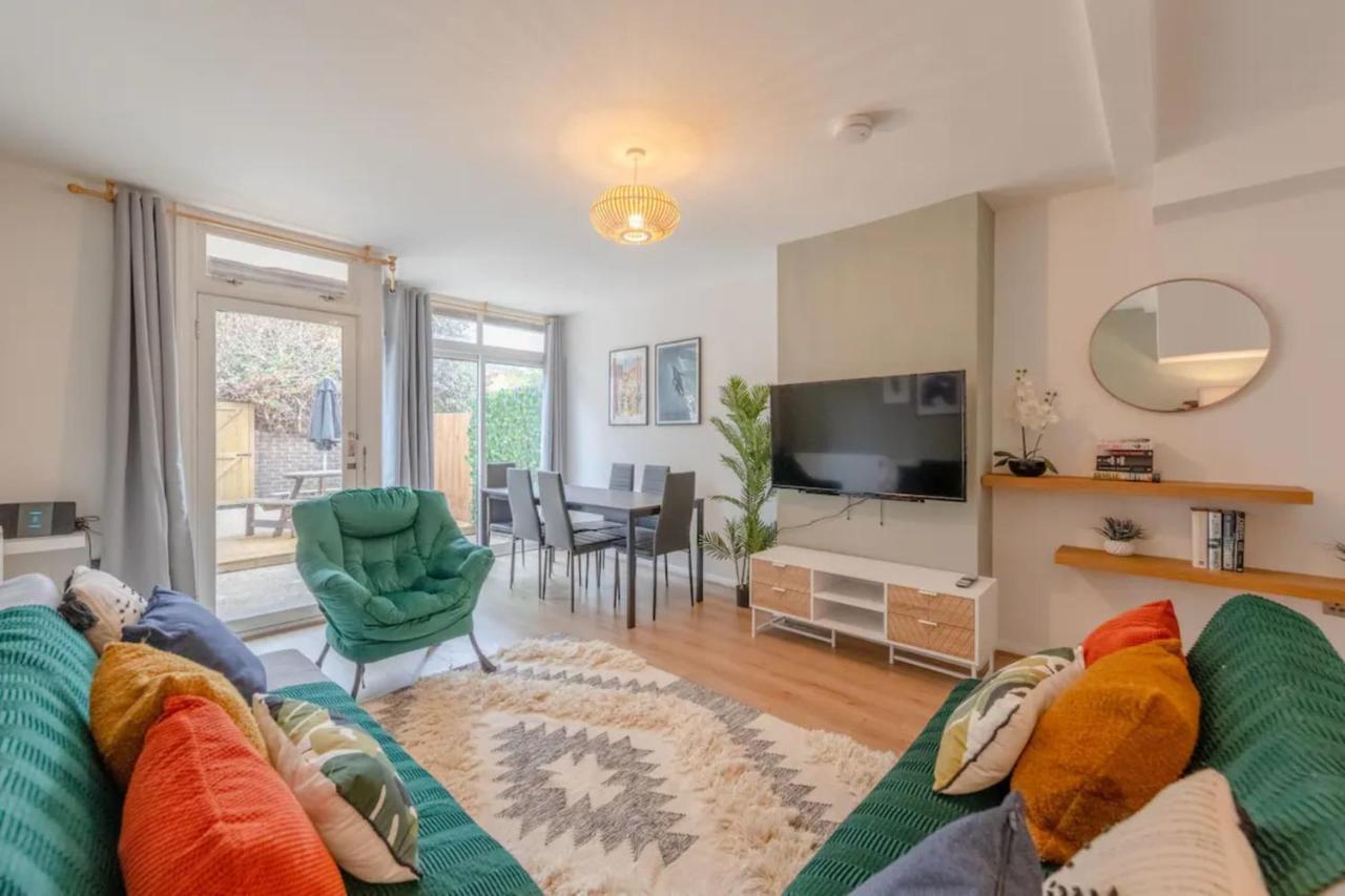 3 Bedroom House With Garden Hébergement de vacances