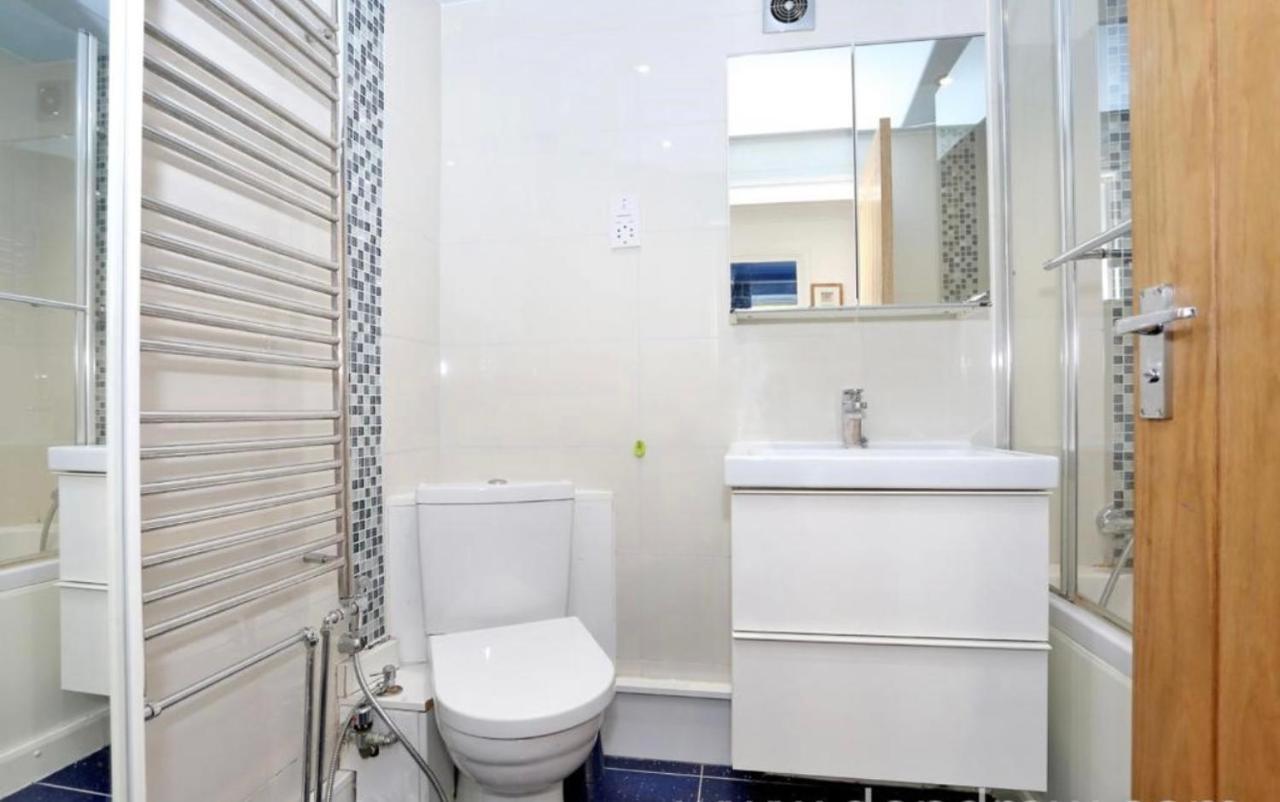 Guest house Luxury Double Blue London