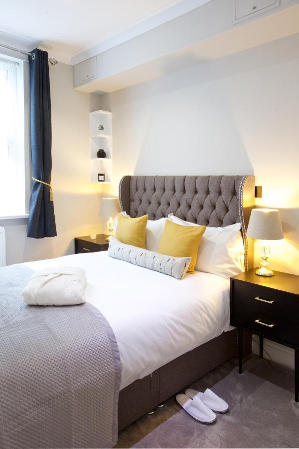 Avari - Winchester Collection Londen