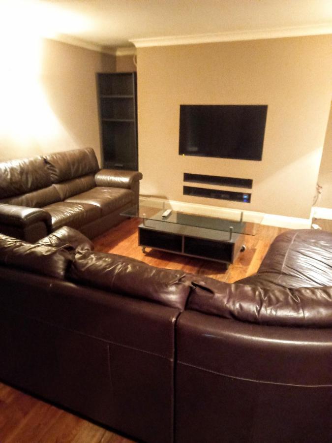 Apartment Elegant Parkside Flat: Blackheath Common Period Building London