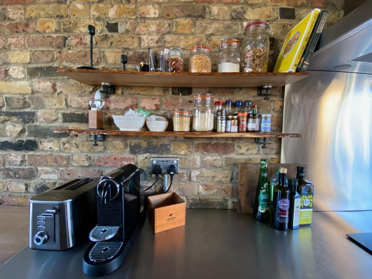 Bright & Beautiful Loft 10mins To Shoreditch Apartment