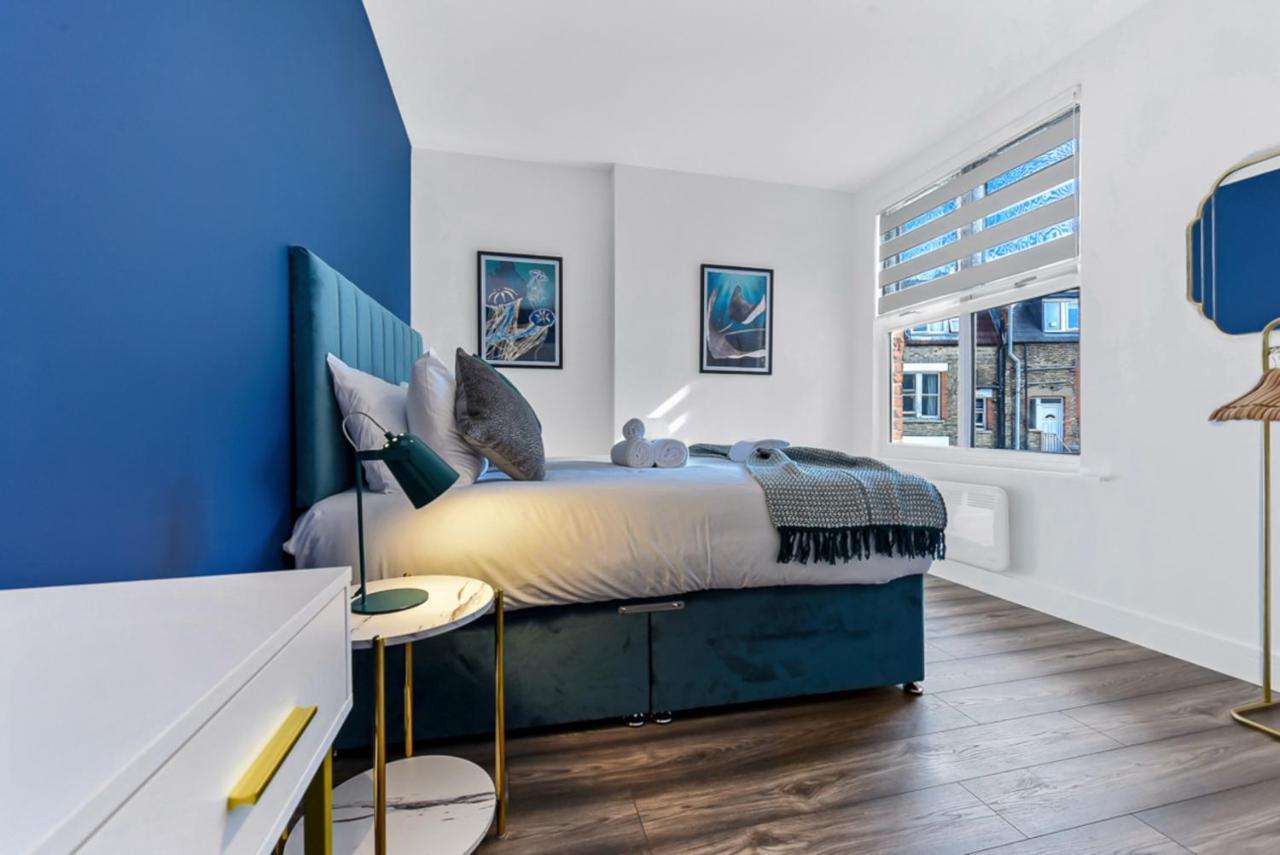 Lovely Two Bedroom With Ensuite Bathrooms Londen