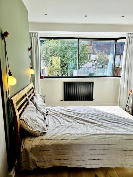 Apartamento Newly Renovated Modern 2 Bedroom Flat In West