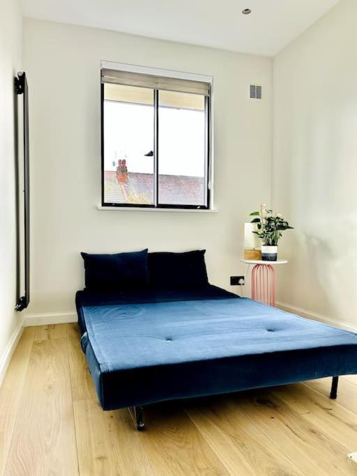 Newly Renovated Modern 2 Bedroom Flat In West Apartamento Londres