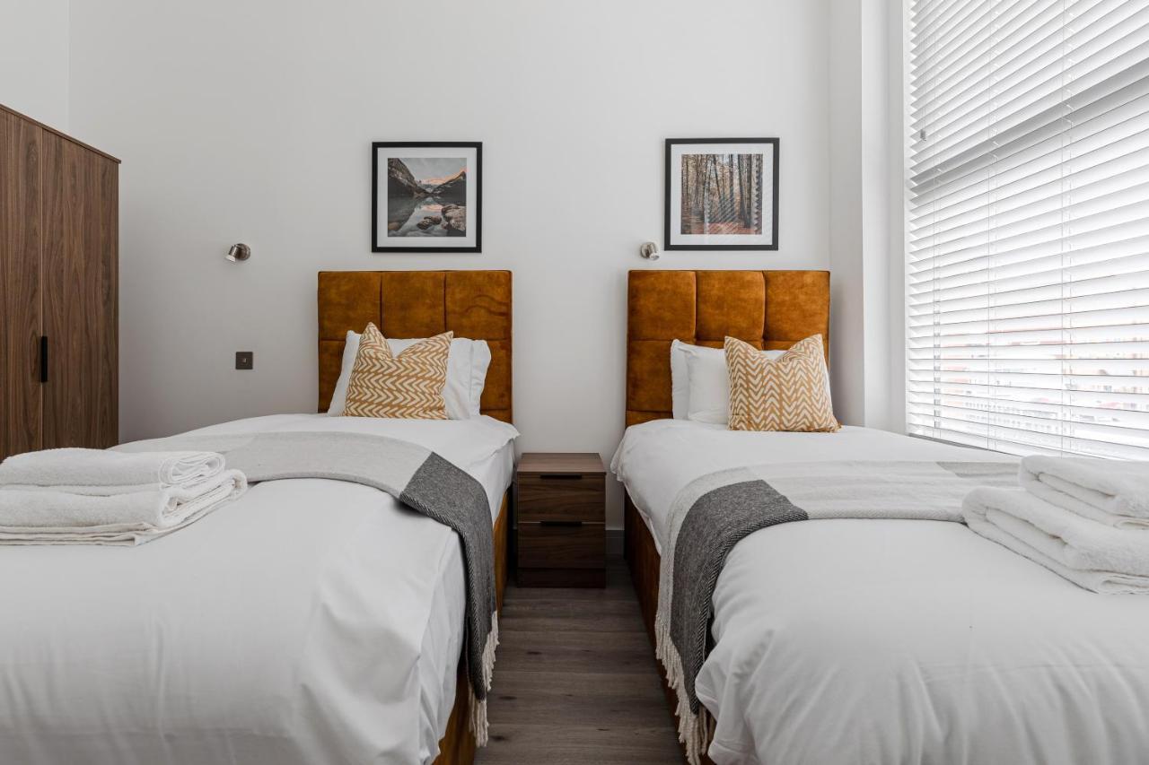 Apartment Dainty 2bd Flat In Greater London