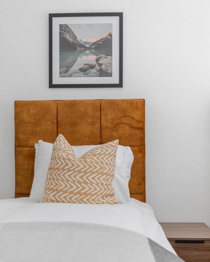 Dainty 2bd Flat In Greater *