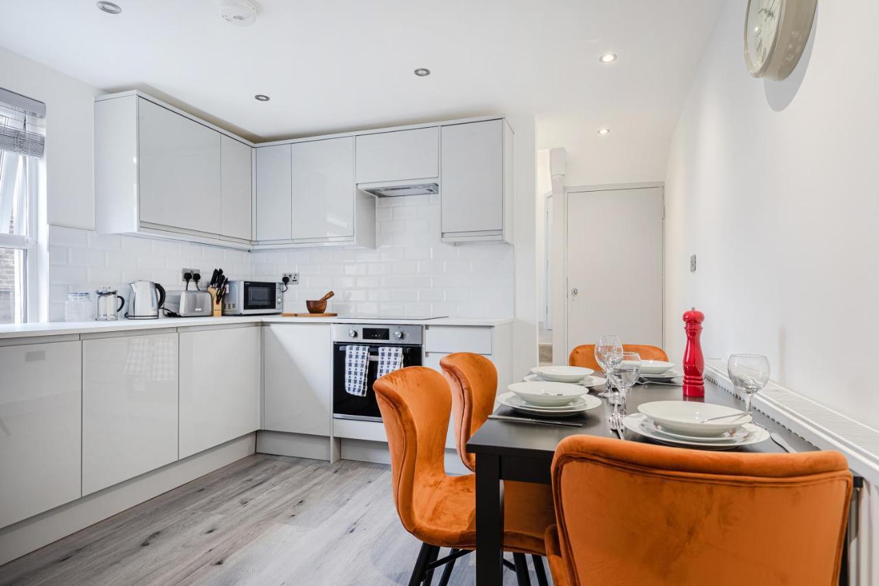 Apartment Dainty 2bd Flat In Greater London