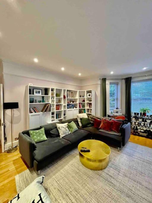 Apartamento Spacious Flat With Huge Patio In Londres