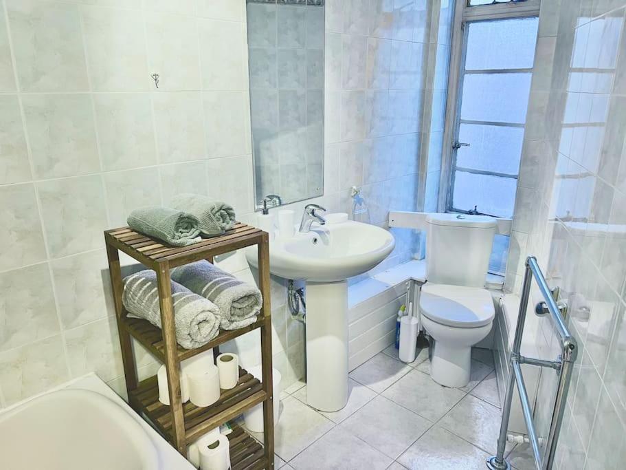 Apartamento King-sized Studio, 6th Floor + Lift, Regent's Park Londres