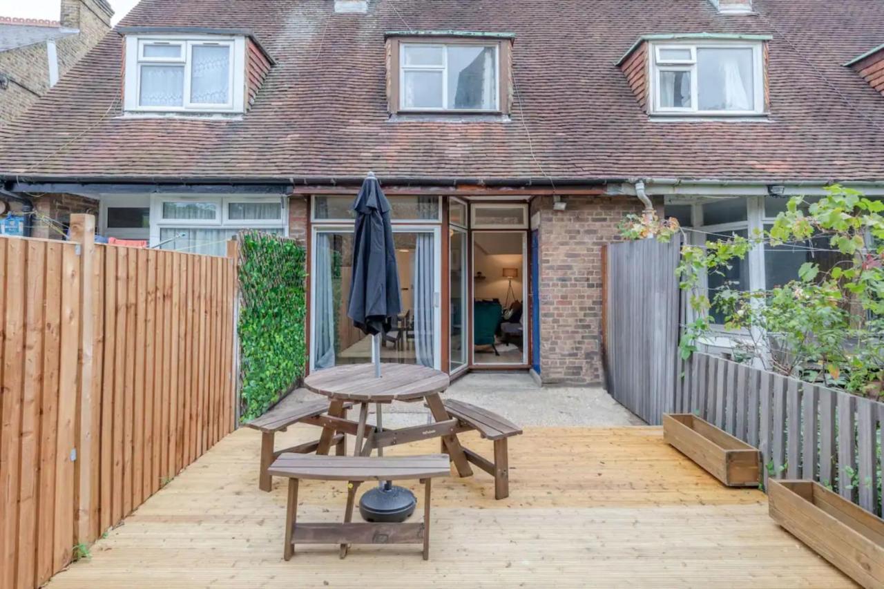 3 Bedroom House With Garden * Londres