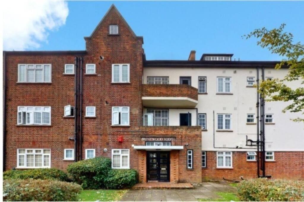 9 Brentwood Apartamento