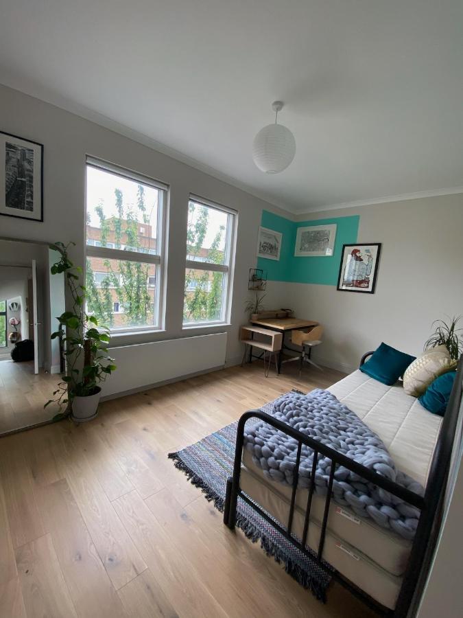 Bright & Beautiful Loft 10mins To Shoreditch * London