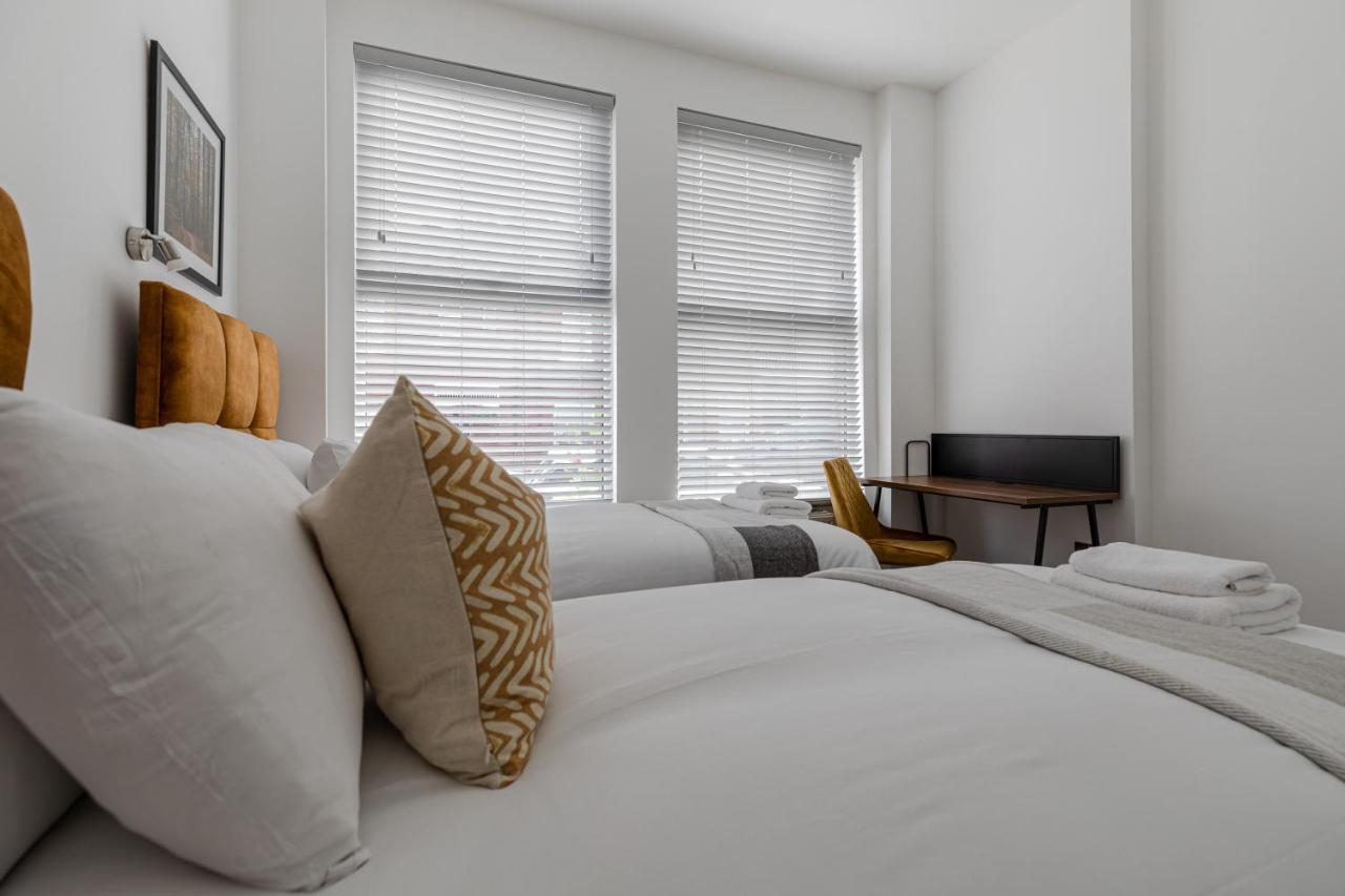 Dainty 2bd Flat In Greater *