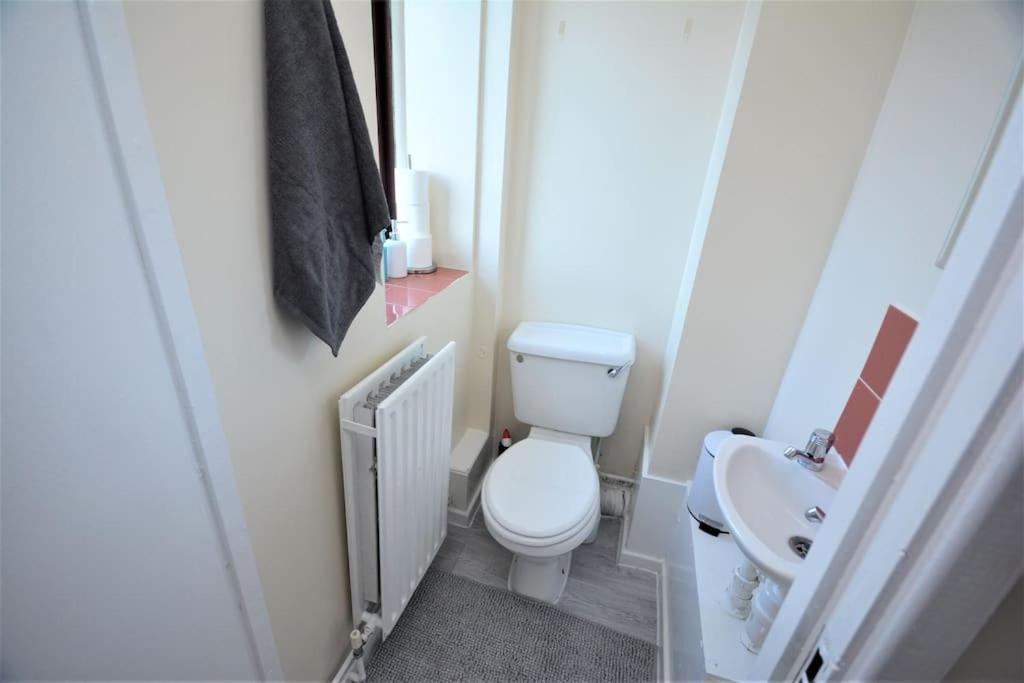 Apartment Lovely 4 Bedroom Close To The City Walking Distance From The Rivere View